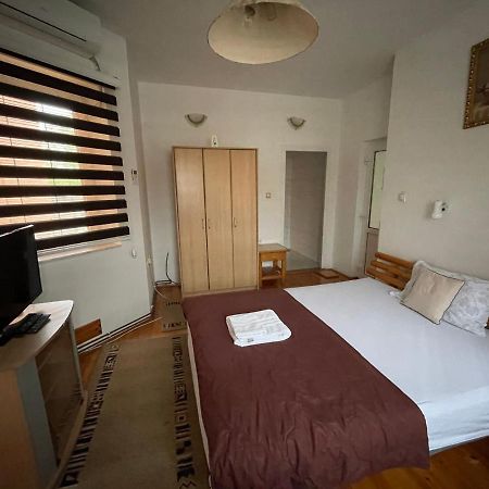 Guest House Luxotel Becicherecul Mare Exterior foto