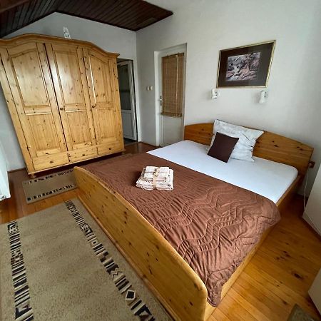 Guest House Luxotel Becicherecul Mare Exterior foto