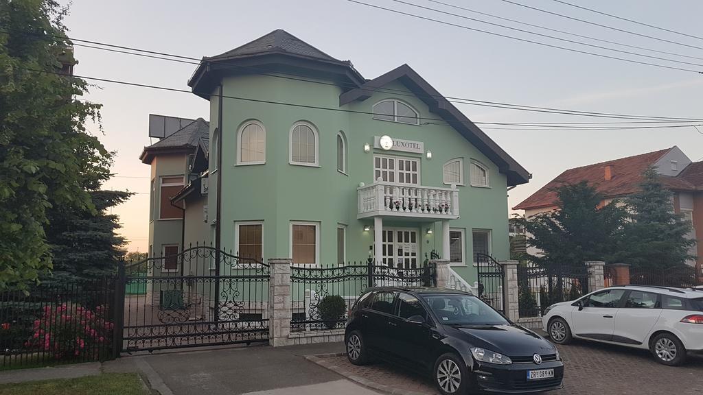 Guest House Luxotel Becicherecul Mare Exterior foto