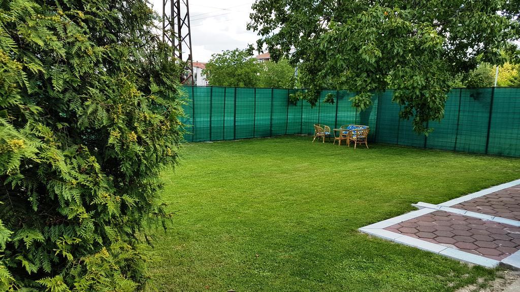 Guest House Luxotel Becicherecul Mare Exterior foto